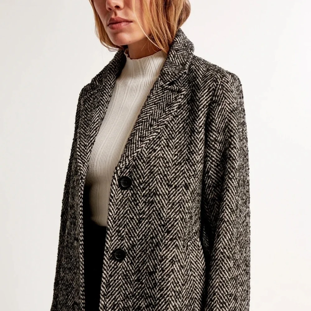 Abercrombie and Fitch Textured Herringbone Dad Coat - Picture 2 of 6